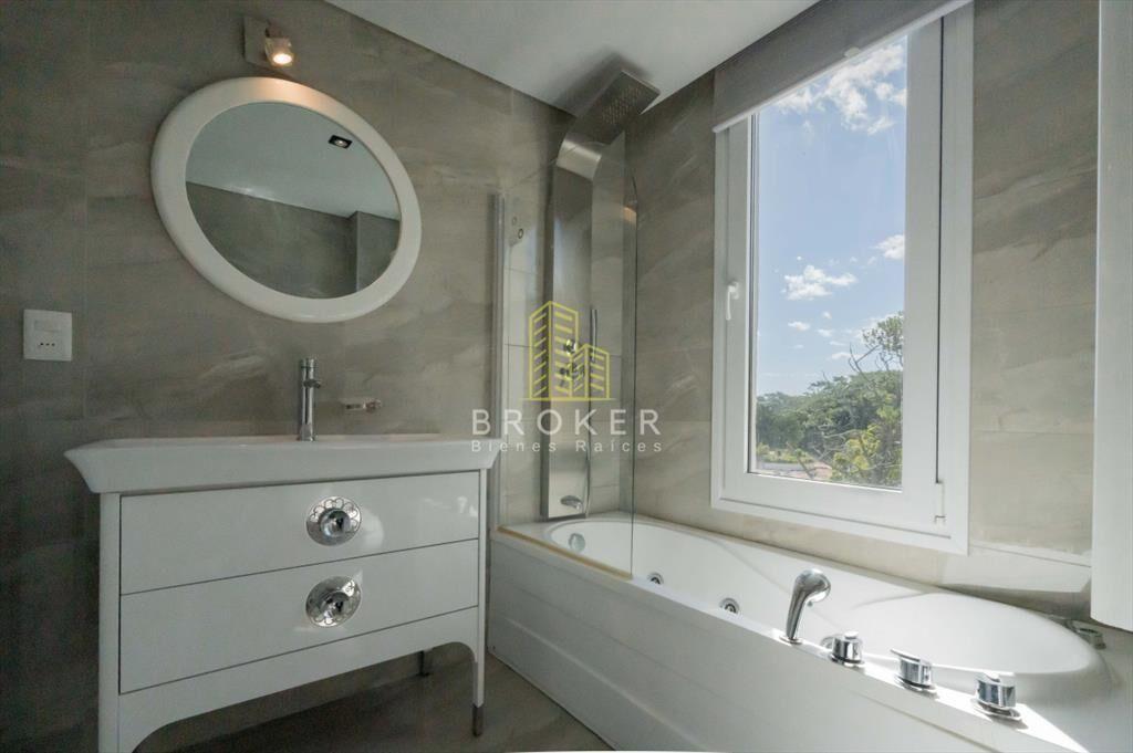Apartamento en Venta 3 dormitorios con Vista al