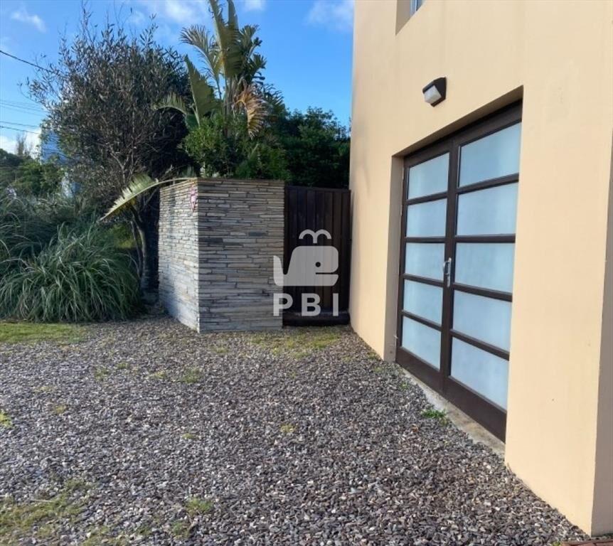 Venta de casa 3DORMITORIOS con vista al Mar - :