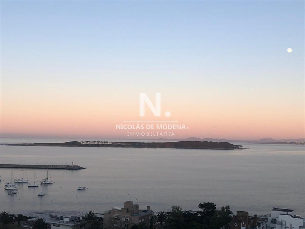 Hermoso Departamento en venta. Punta del este.