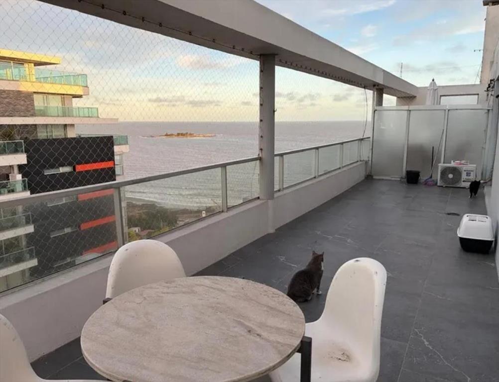 Alquiler Apartamento Penthouse Dúplex en Malvin Hermosa Vis