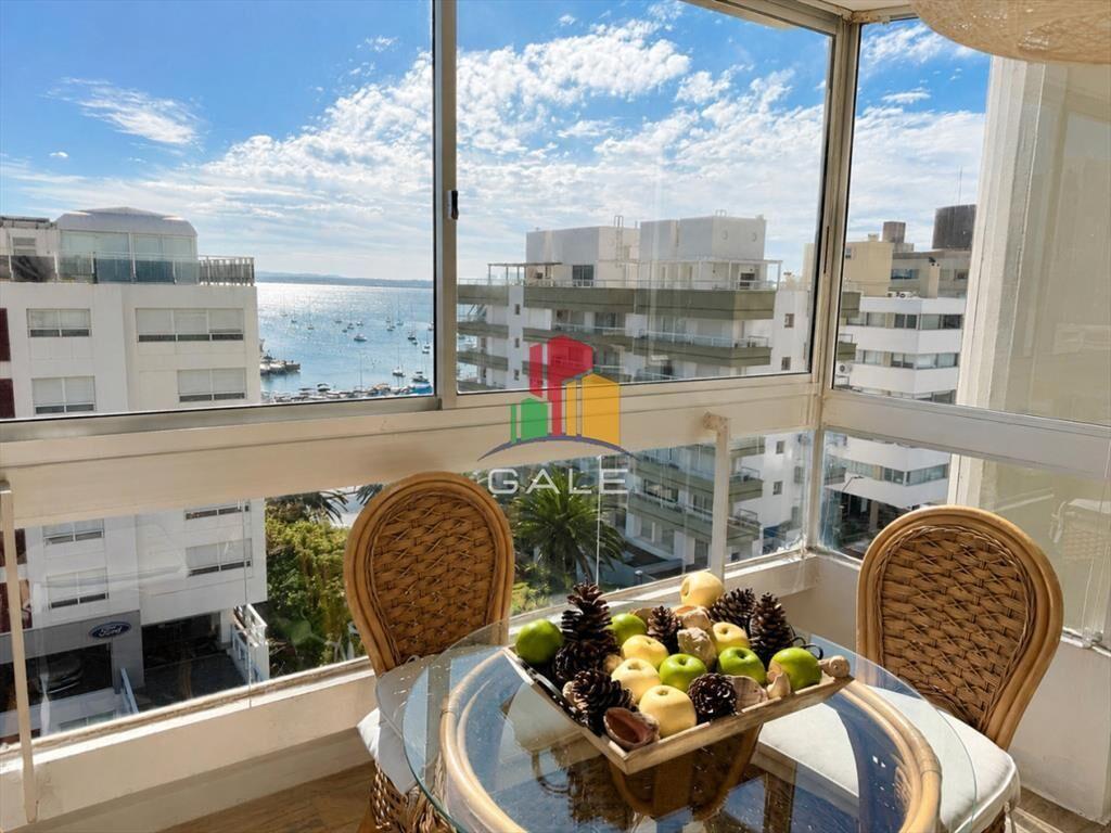 Vende Apartamento en Península - Punta del Este de 3 dormi
