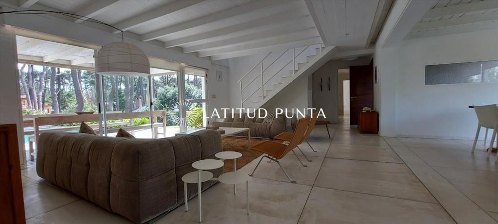 Casa en Laguna Blanca - Manantiales, 5 dormitorios y piscin