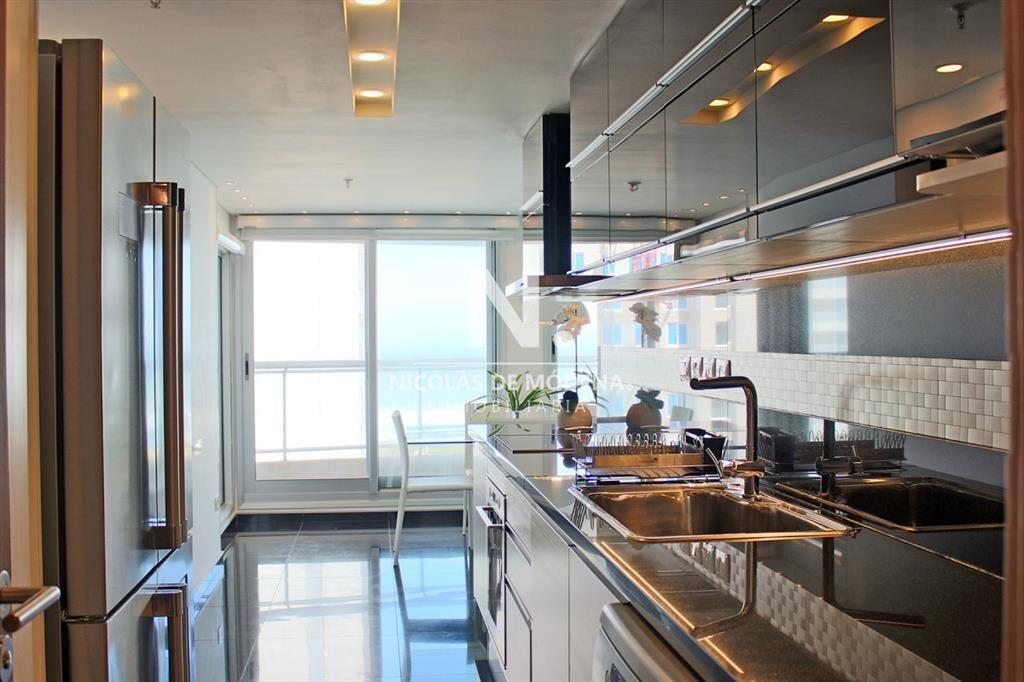 Vende apartamento de 3 dormitorios con parrillero