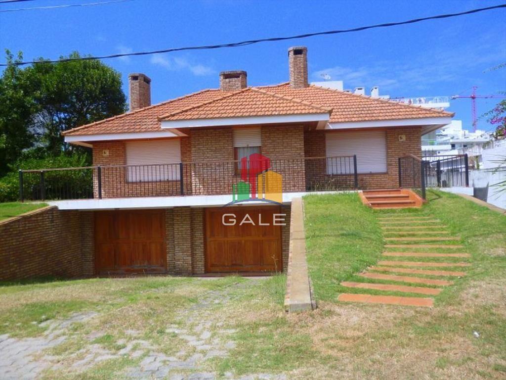 Gran casa de 4 Dormitorios en Aidy Grill, Punta