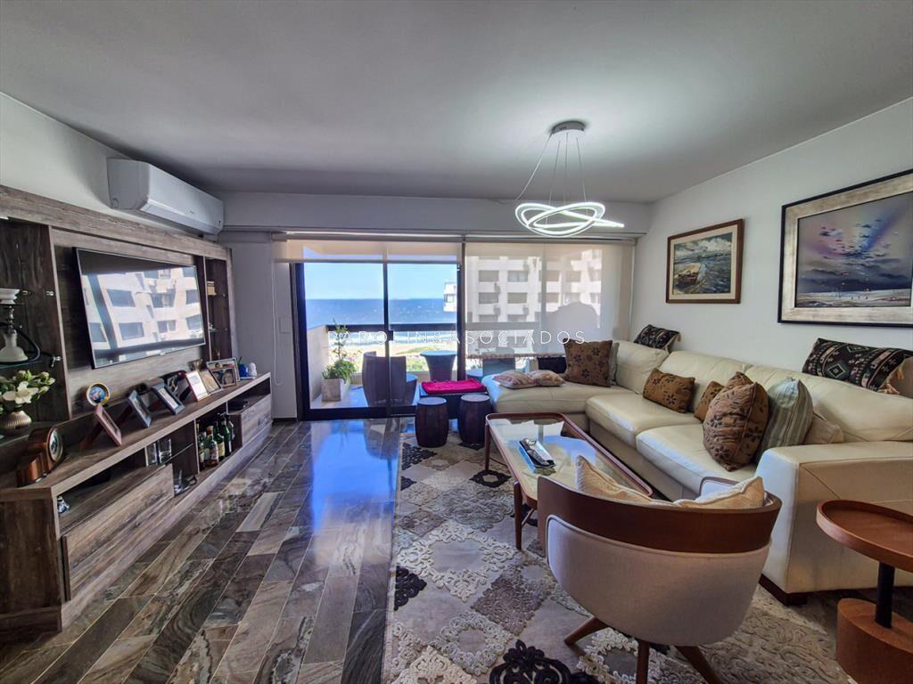 Venta Apartamento 3 Dormitorios Frente a la Playa