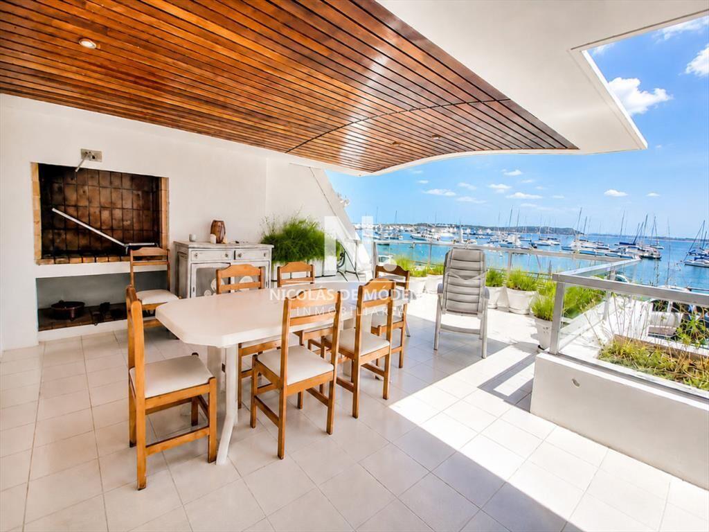 Vende apartamento en el Puerto, totalmente frente