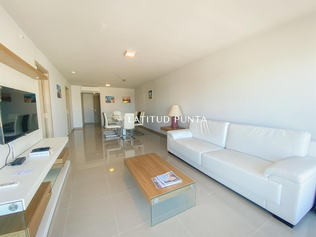 Piso alto en Brava, 2 suites más toilette