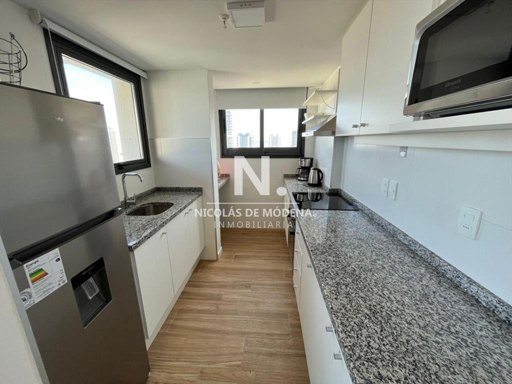 Vende apartamento de 2 dormitorios en Punta del