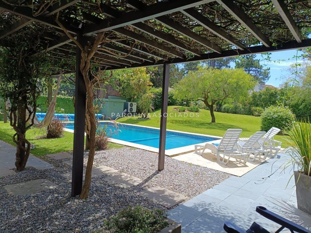 Casa en Rincon del Indio. Con apto independiente