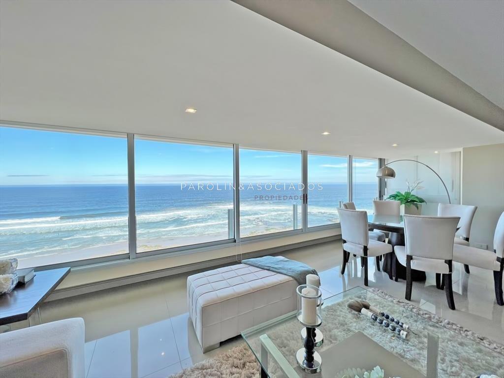 Semi piso totalmente reciclado con vista al mar,
