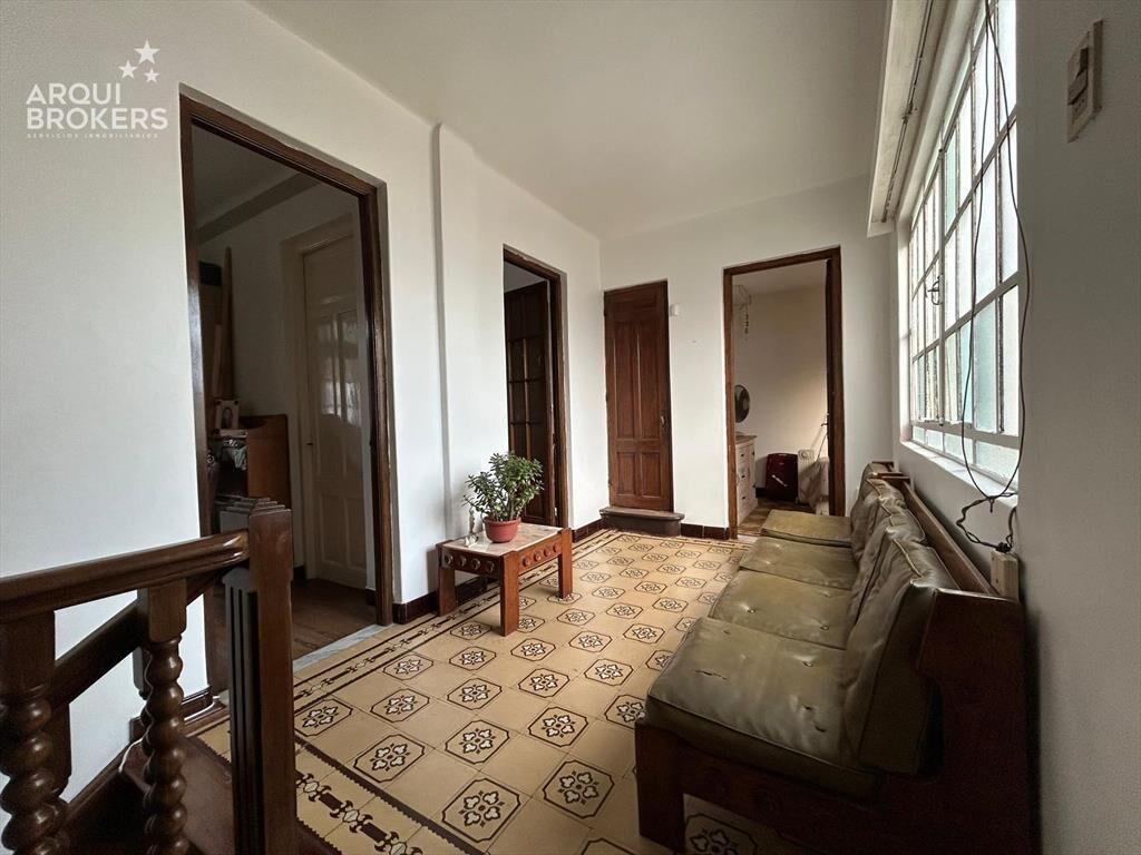 Casa de tres dormitorios en venta en Punta Carretas con gar