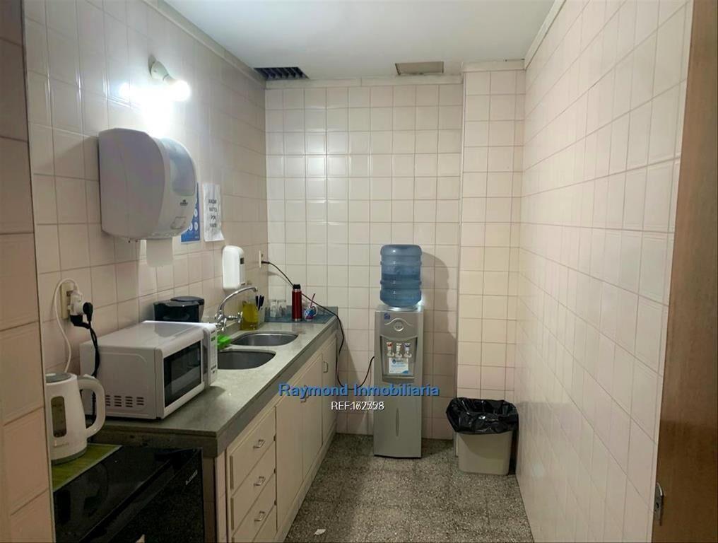 Venta local Categoría Premium en Brazo Oriental de 3450m2