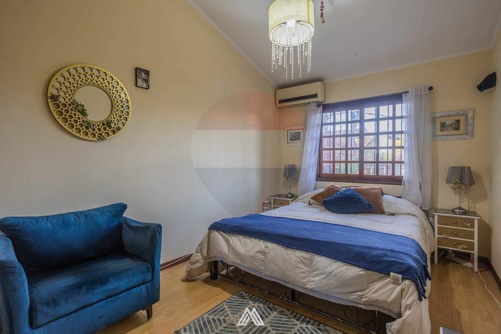 Venta 2 casas en Maroñas con cochera y gran salón