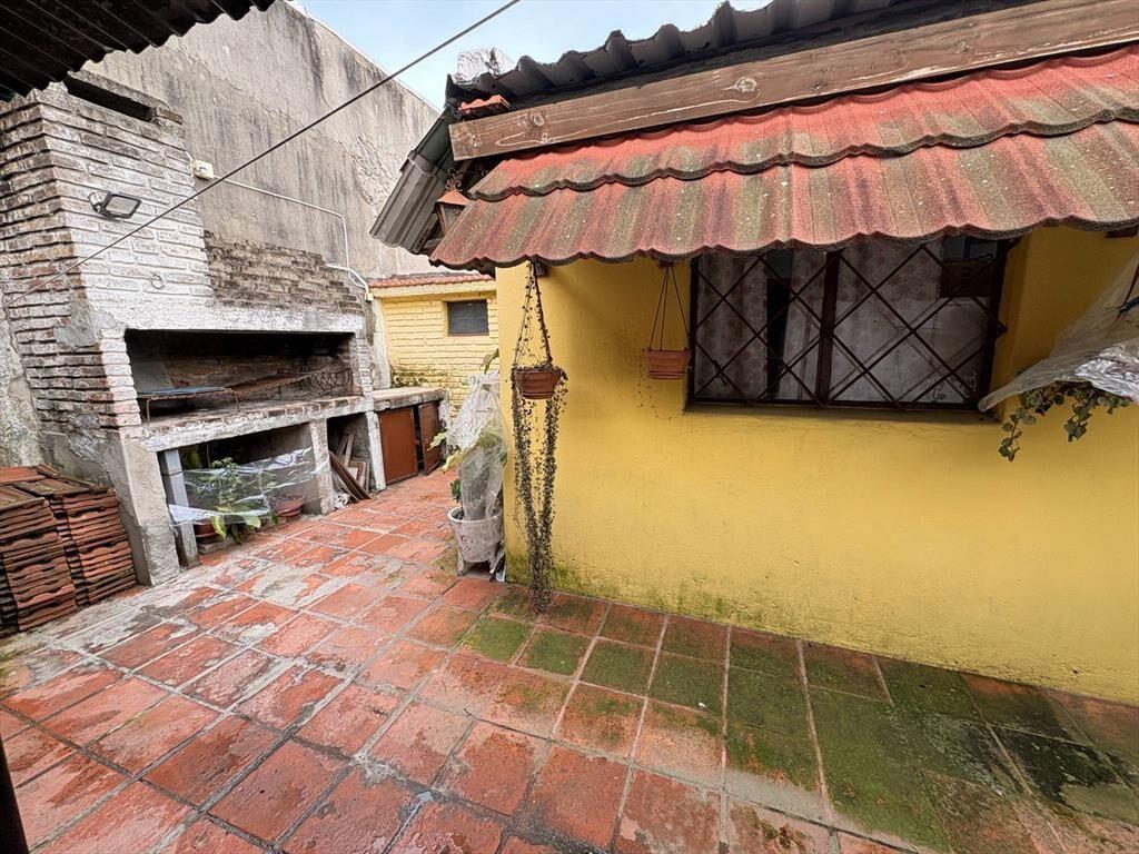 Venta de Casa en PH con 3 D + 1 Apto de un 1D en Perez Caste