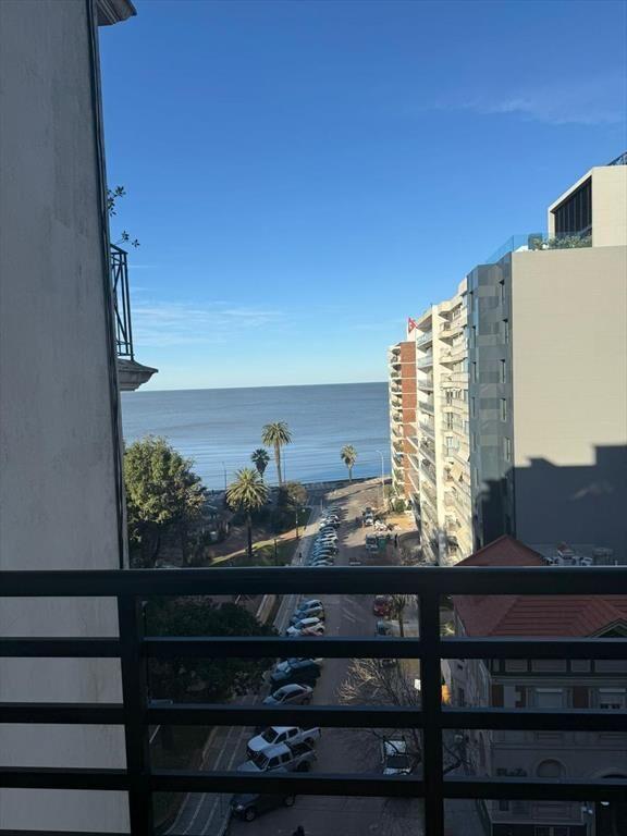 Plaza Gomensoro, vista mar, 40 m2 , terraza !!