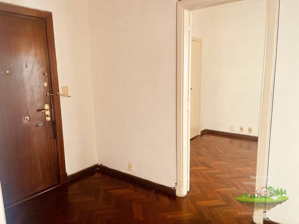 Venta de Apartamento En Cordón, 4 Dorm Y Garage Sobre Avd