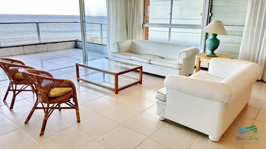 Vendo apartamento 3 dormitorios, frente al mar en