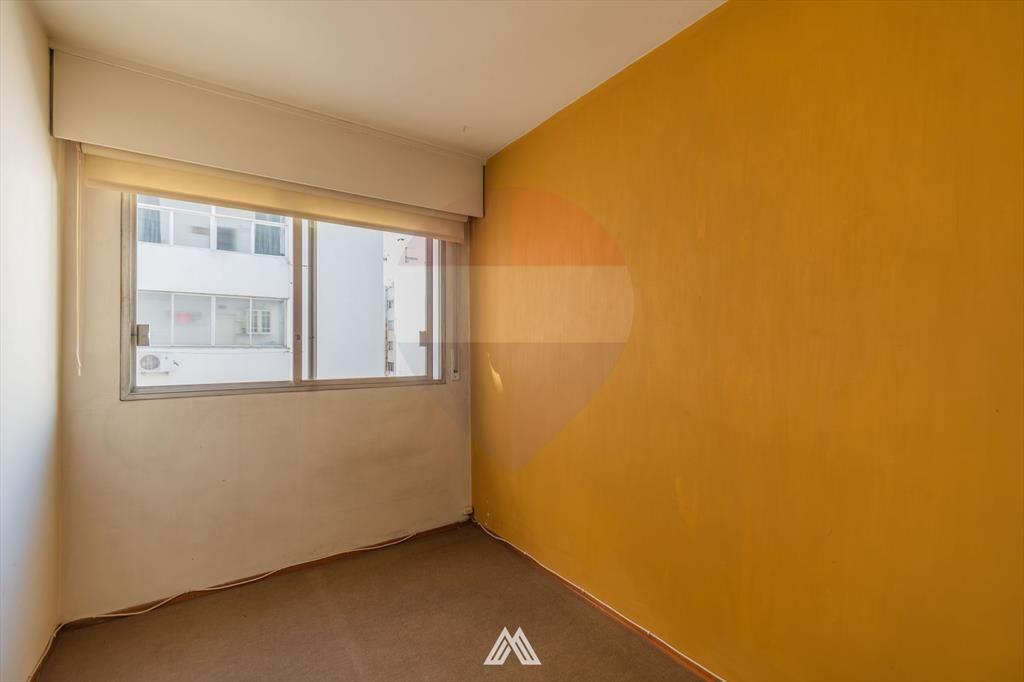 VENTA POCITOS, 3 dormitorios 3 baños Gge luminoso