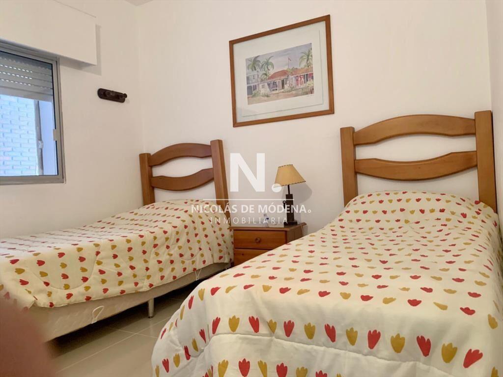 Apartamento de Dos Dormitorios en venta Playa Mansa