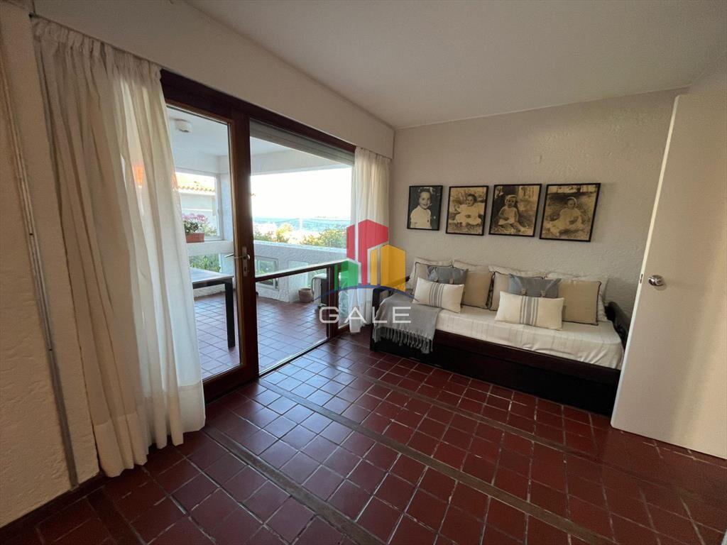 Frente al mar con vista, amplio apartamento