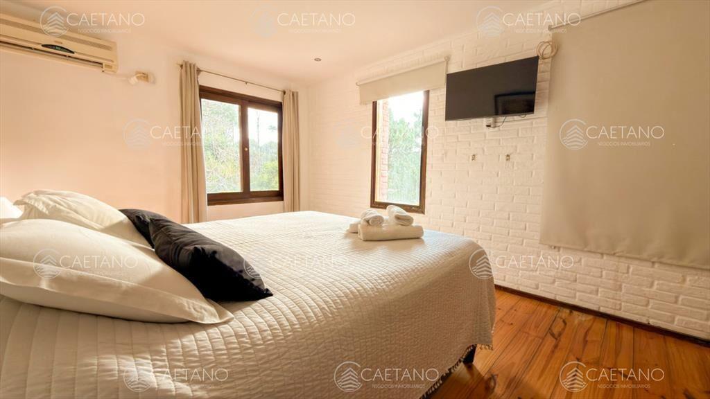 Casa en venta  4 dormitorios - Club del Lago