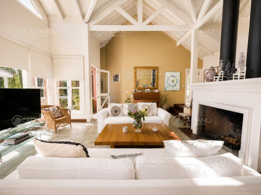 ESPECTACULAR CASA EN EL GOLF DE 5 DORMITORIOS EN VENTA