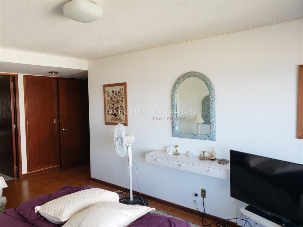 Apartamento de 3 dormitorios en Torre Tiburón, Punta del E