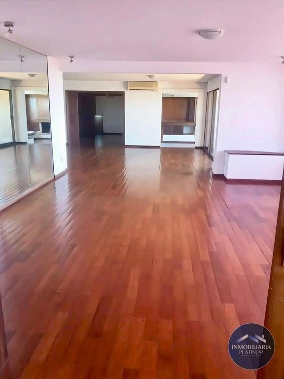 Apartamento en venta c/ cochera en Punta Carretas