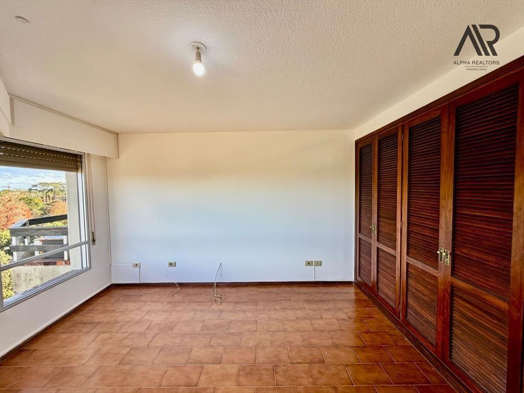 Apartamento en venta c/ cochera en Nuevo Cantegril