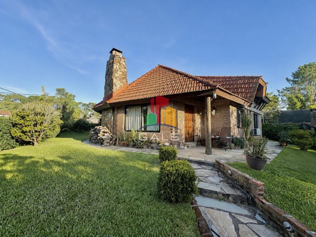 CASA EN VENTA Y ALQUILER ANUAL EN PINARES