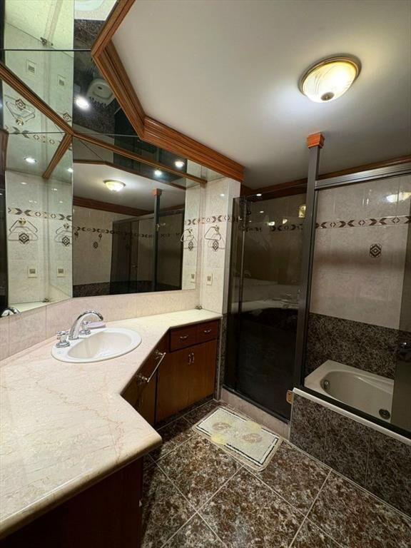Venta de hermosa semi planta frente al Golf...