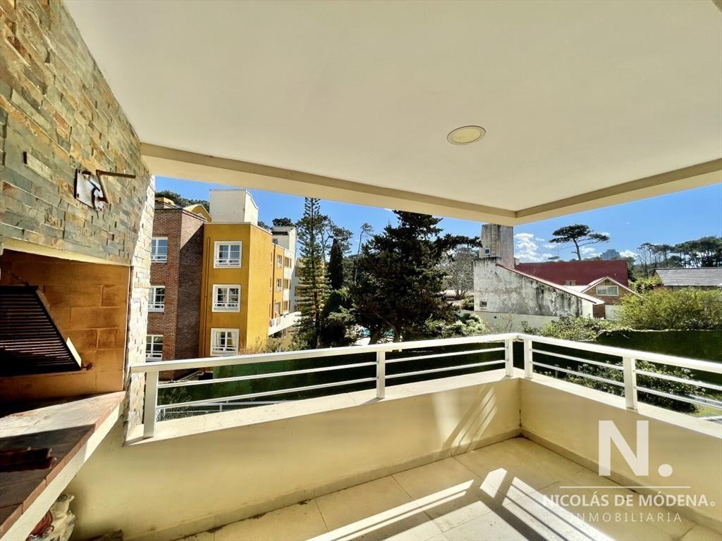 Playa Mansa Punta del Este Apartamento con Parrillero