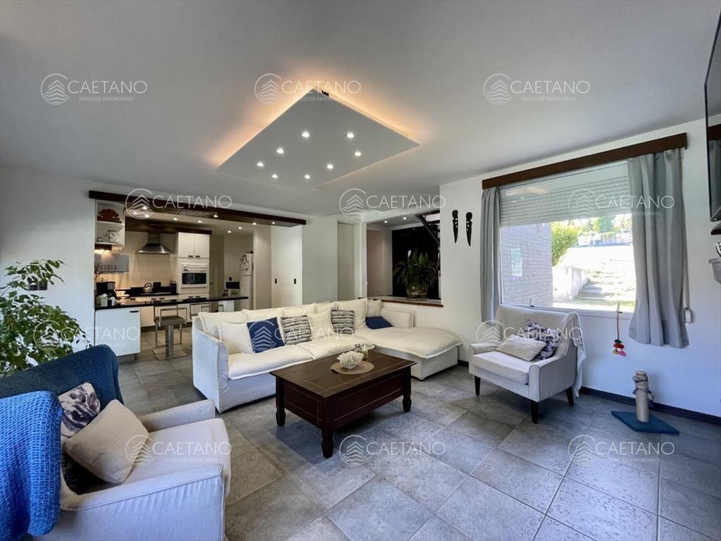 Venta casa 4 dormitorios Pinares Punta del Este