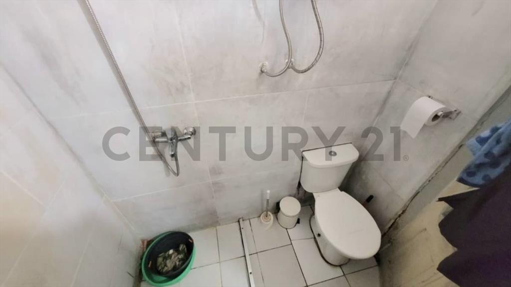 VENTA CASA 2 dormitorios a RECICLAR barrio Goes