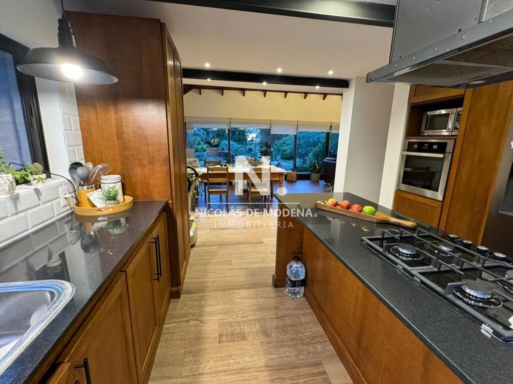Casa en venta en Pinares de 3 dormitorios, sobre Camino a l