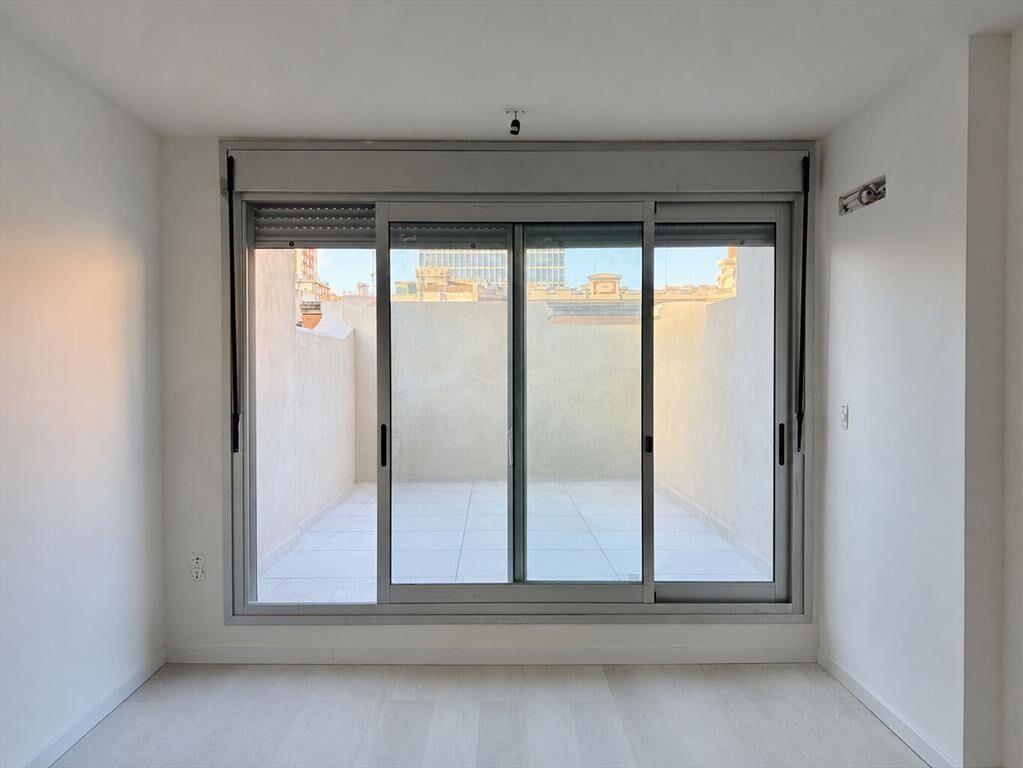 Venta apartamento 1 dormitorio con patio en Cordón a estren