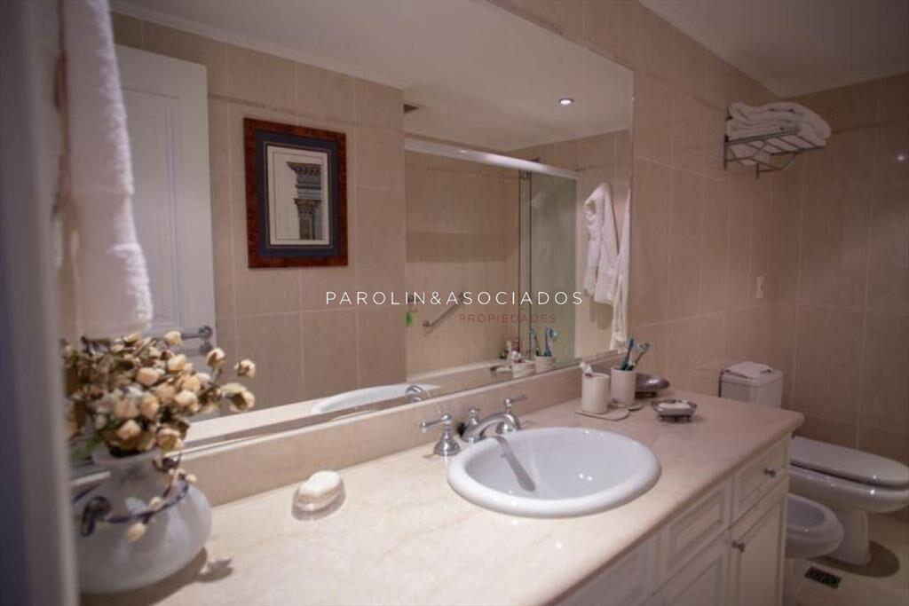 Apartamento de 3 dormitorios en venta en Tower,