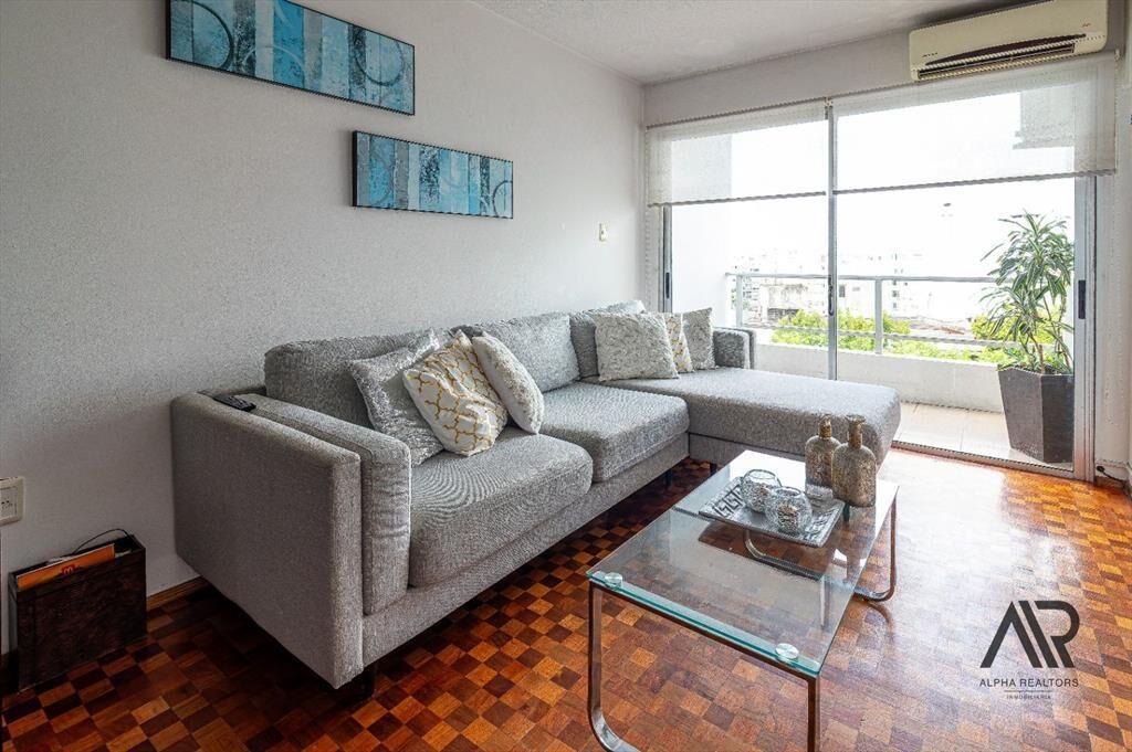 Venta Apartamento 3 dormitorios en Pocitos con cochera