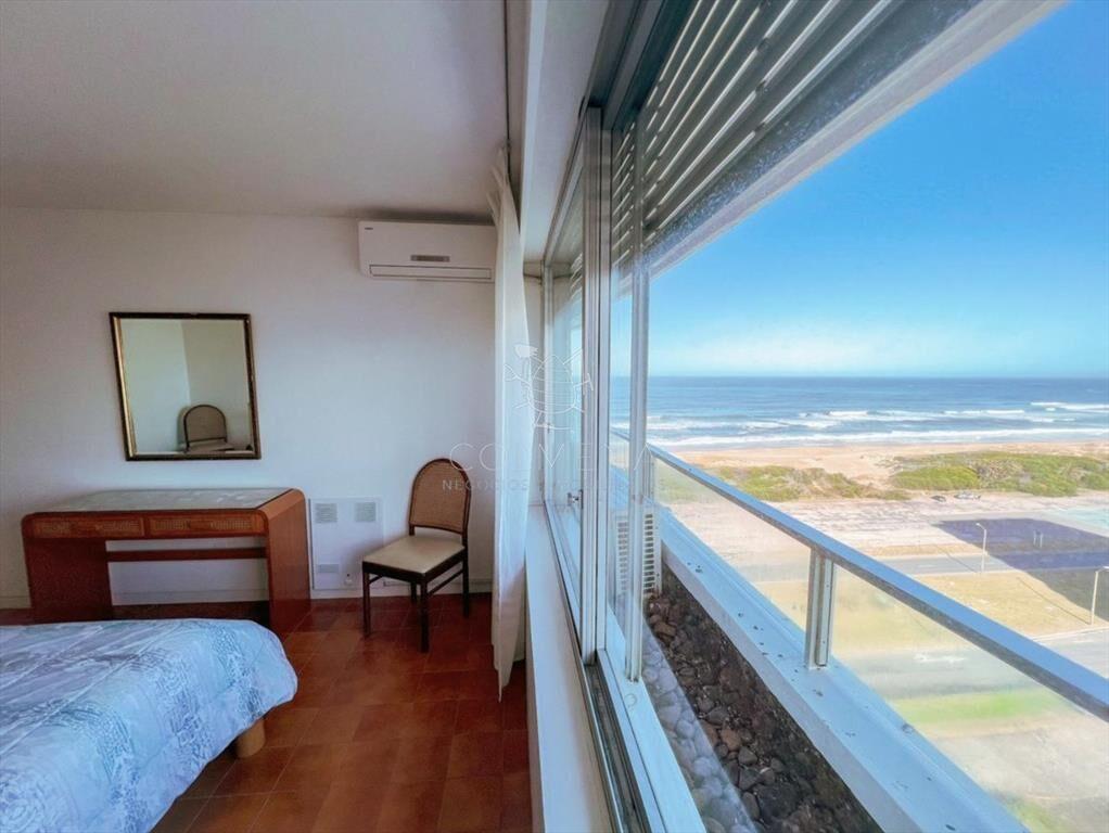 Apartamento en la Brava con vista frente al mar