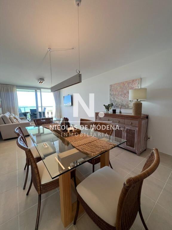 Departamento de 2 dormitorios en venta en torre