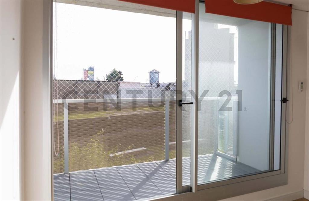ALQUILER APARTAMENTO MALVIN SUR UN DORMITORIO SEMI EQUIPA...
