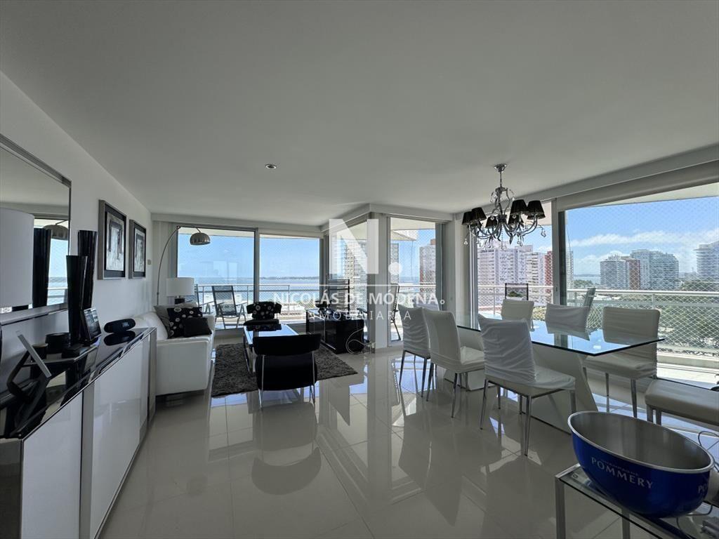 Vende Apartamento de 3 dormitorios en Sunrise del