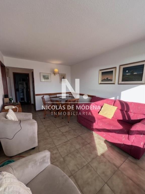 Apartamento en Peninsula a 1 cuadra playa mansa y