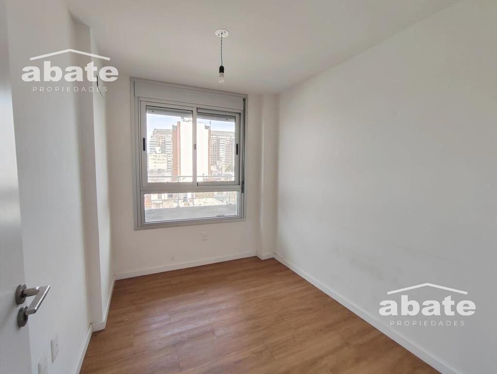 Venta Apartamento 3 dormitorios. Piso 5. Luminoso. Con rent