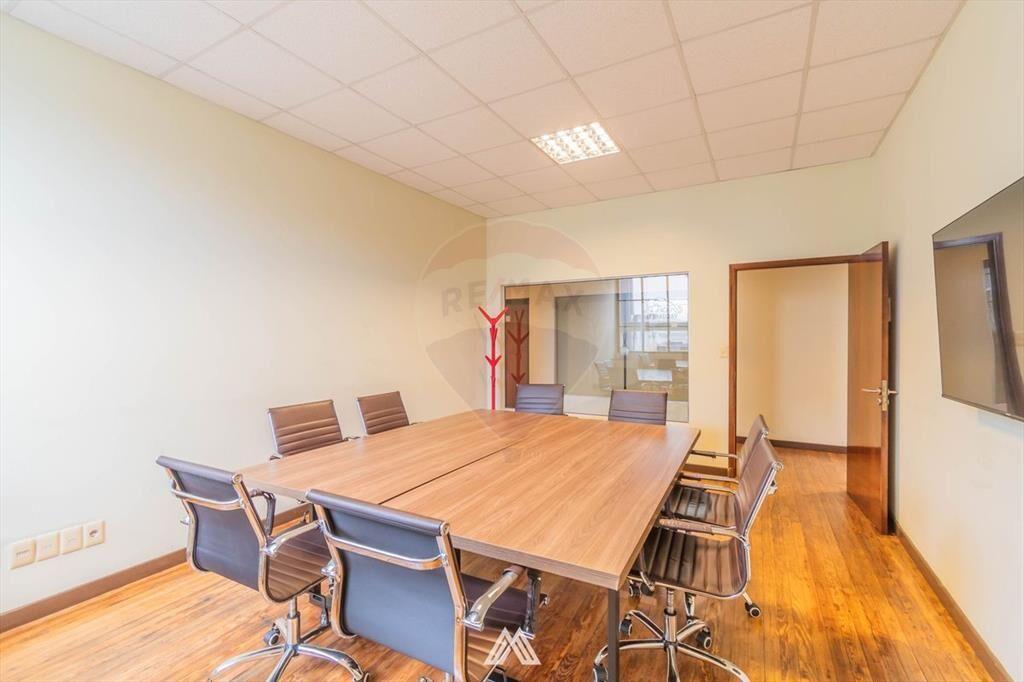 VENTA SEMIPISO DE OFICINAS EQUIPADO EN CENTRO