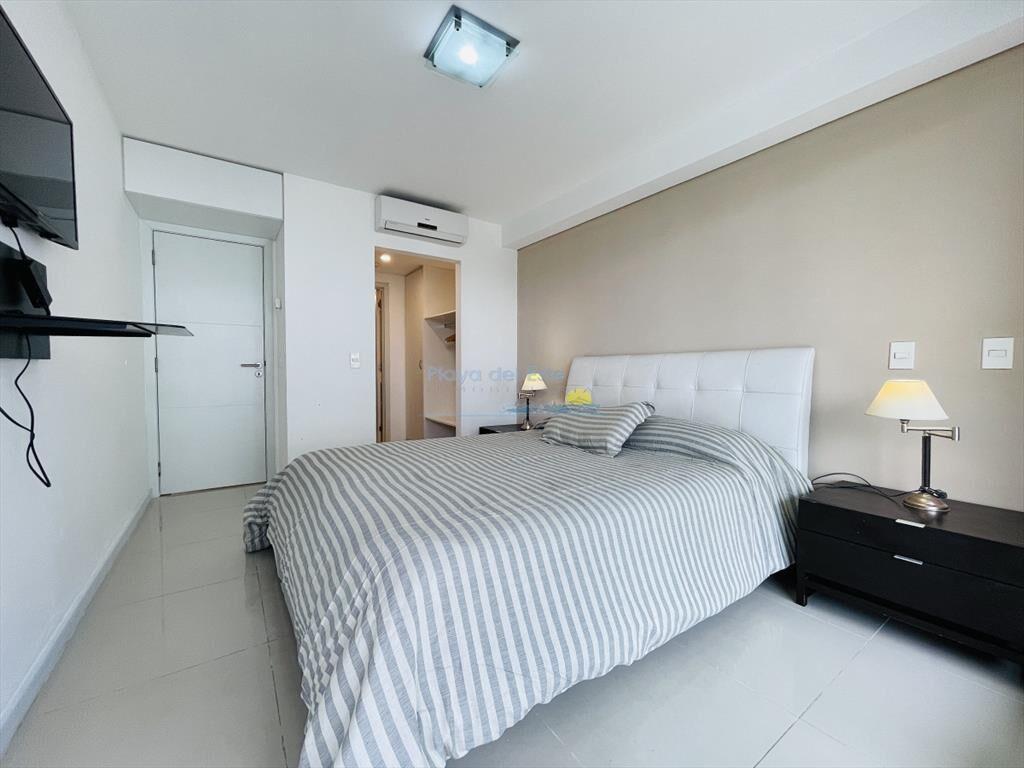 Moderno Apartamento de 2 Dormitorios sobre a de
