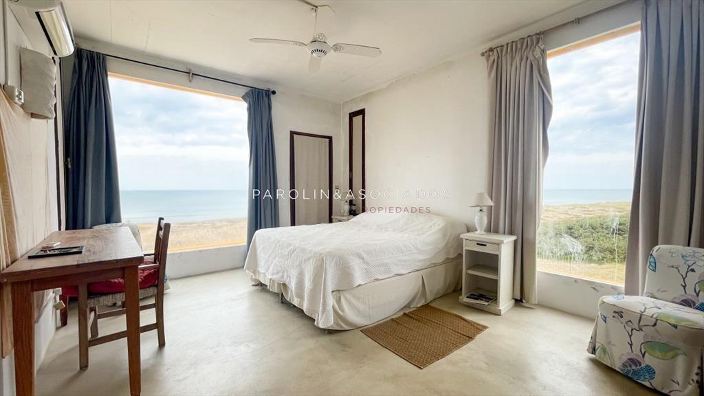 Casa de 5 dormitorios en venta en BahÃ­a del Pinar, Punta d