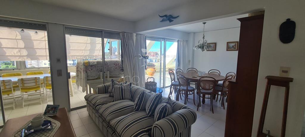 Hermoso apto con vista directa y hermosa al mar