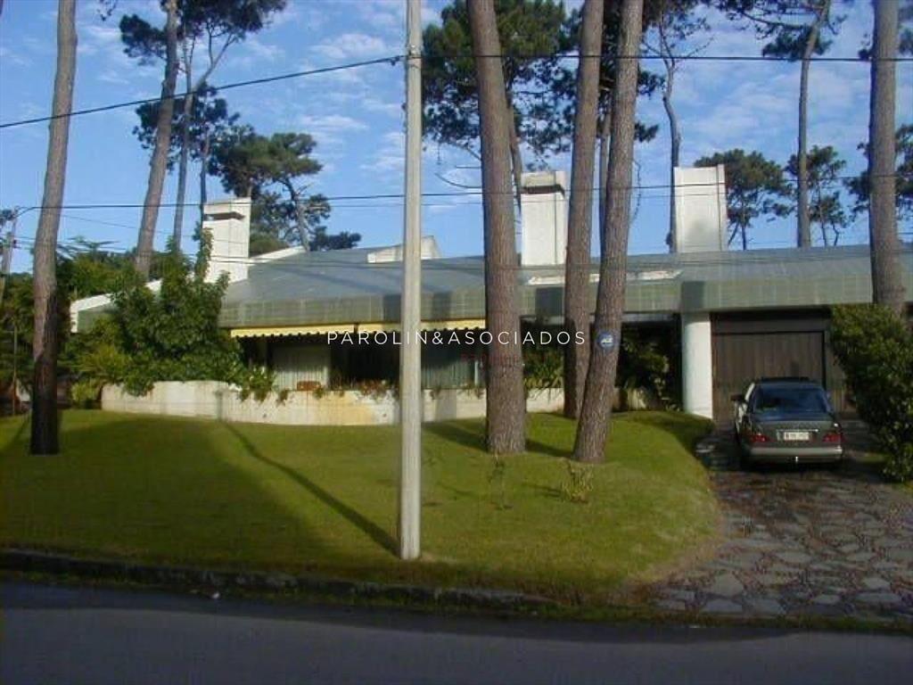 Casa en venta de 3 dormitorios en zona playa del
