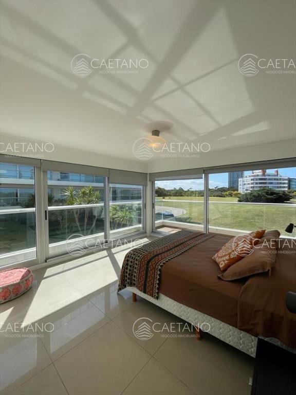 Venta Apartamento 3 dormitorios y servicio linea